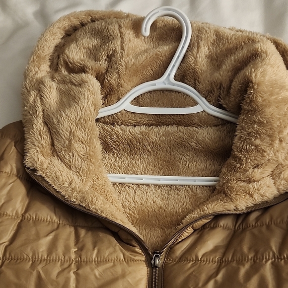 🌈Cozy Sherpa-Lined Brown Puffer | Excellent Used Condition | Warm & Lightweigh - Picture 3 of 10